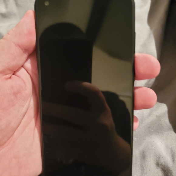 Samsung A11 Cell phone Unlocked - Picture 5 of 8